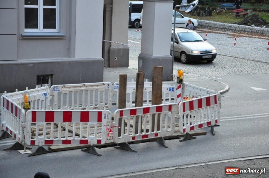 Zdjęcie w galerii na portalu naszraciborz.pl: Wodociągi zostawiły dużą dziurę wiadomości z regionu