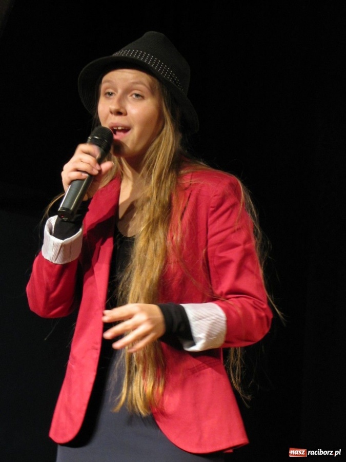 Zdjęcie w galerii na portalu naszraciborz.pl: Starosta wręczył nauczycielskie nagrody wiadomości z regionu