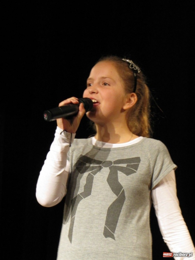 Zdjęcie w galerii na portalu naszraciborz.pl: Starosta wręczył nauczycielskie nagrody wiadomości z regionu