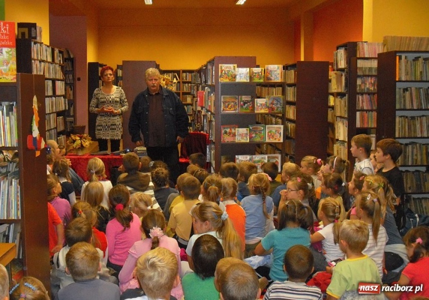 Zdjęcie w galerii na portalu naszraciborz.pl: Biblioteka w Nędzy pękała w szwach wiadomości z regionu