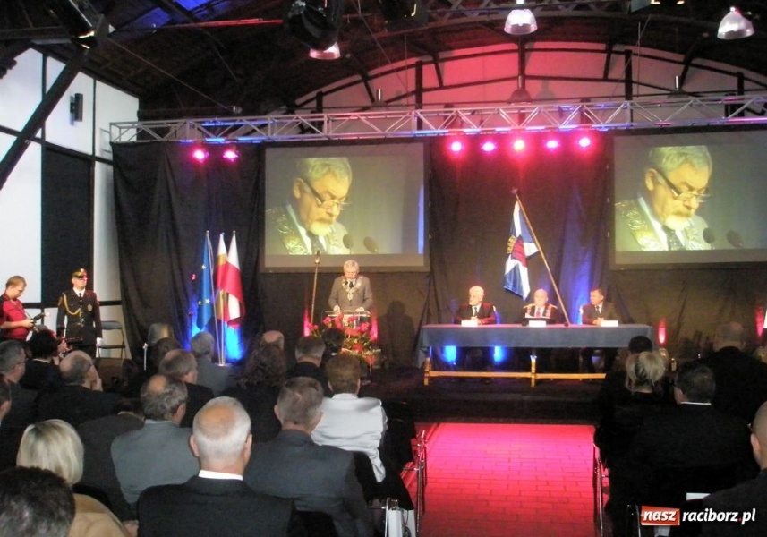 Zdjęcie w galerii na portalu naszraciborz.pl: Złote Medale Prezydenta dla raciborzanek wiadomości z regionu