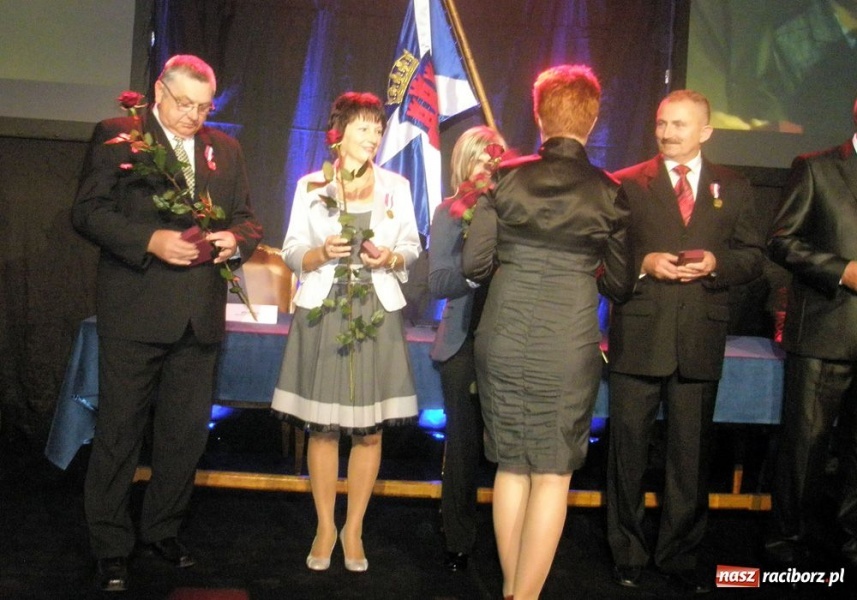 Zdjęcie w galerii na portalu naszraciborz.pl: Złote Medale Prezydenta dla raciborzanek wiadomości z regionu