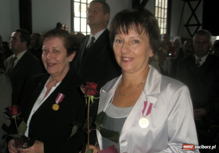 Zdjęcie w galerii na portalu naszraciborz.pl: Złote Medale Prezydenta dla raciborzanek wiadomości z regionu