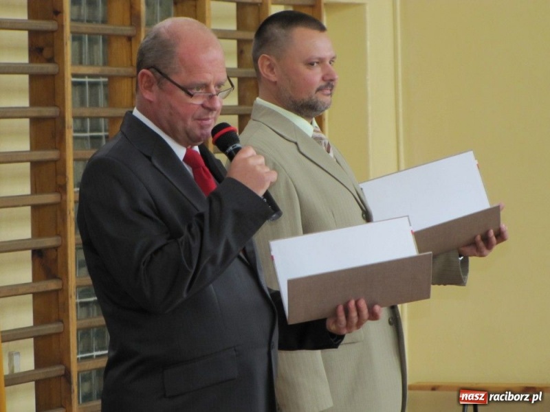 Zdjęcie w galerii na portalu naszraciborz.pl: Jak najmniej tych papierków... wiadomości z regionu