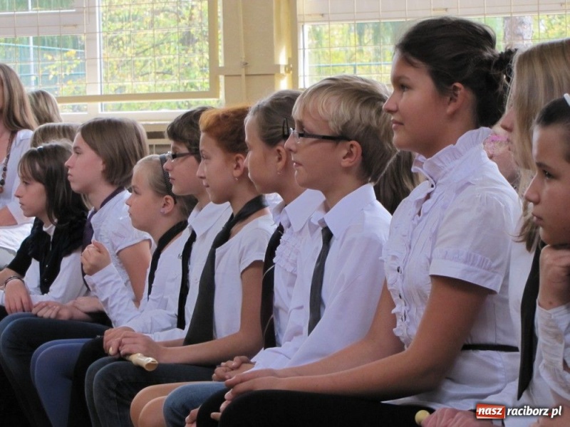 Zdjęcie w galerii na portalu naszraciborz.pl: Jak najmniej tych papierków... wiadomości z regionu