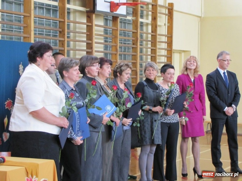Zdjęcie w galerii na portalu naszraciborz.pl: Jak najmniej tych papierków... wiadomości z regionu