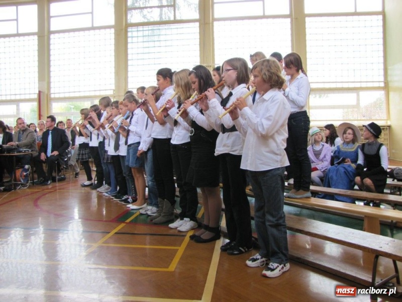 Zdjęcie w galerii na portalu naszraciborz.pl: Jak najmniej tych papierków... wiadomości z regionu