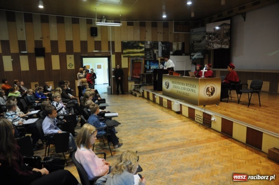 Zdjęcie w galerii na portalu naszraciborz.pl: Uniwersytet Pierwszego Wieku wiadomości z regionu