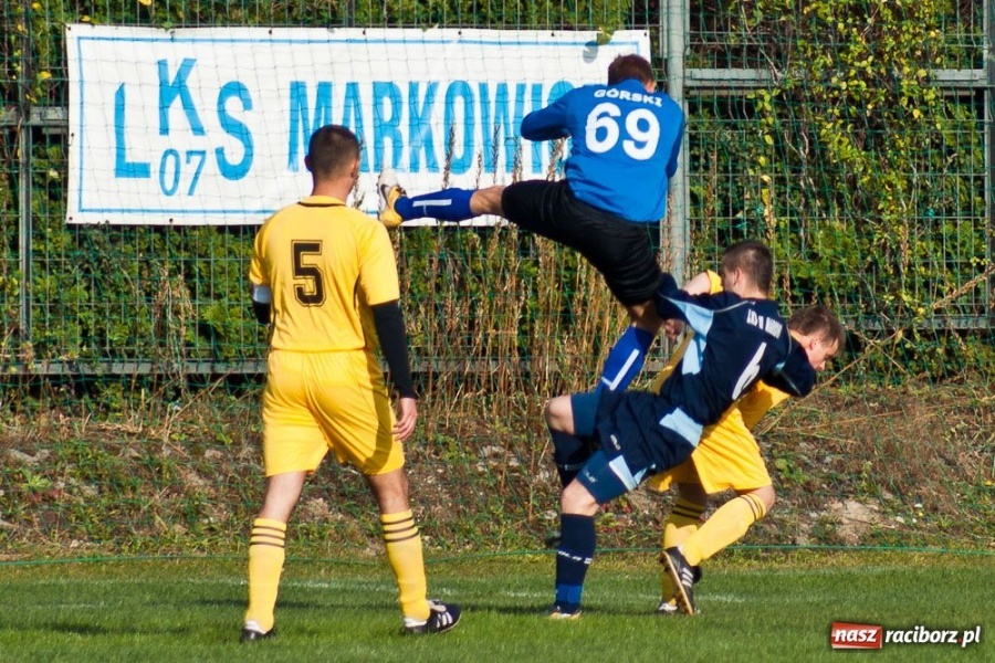 Zdjęcie w galerii na portalu naszraciborz.pl: Markowice zagrały bez życia wiadomości z regionu