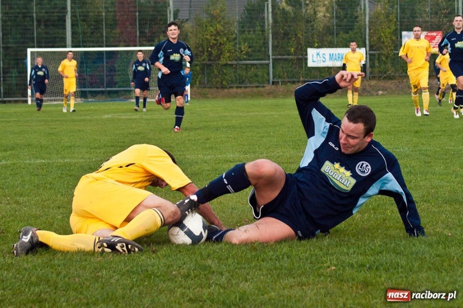 Zdjęcie w galerii na portalu naszraciborz.pl: Markowice zagrały bez życia wiadomości z regionu