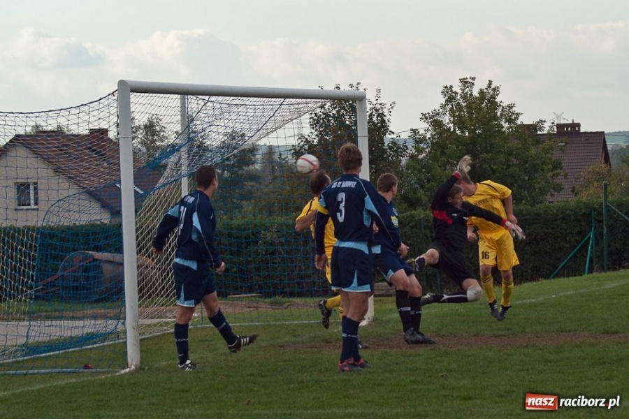 Zdjęcie w galerii na portalu naszraciborz.pl: Markowice zagrały bez życia wiadomości z regionu