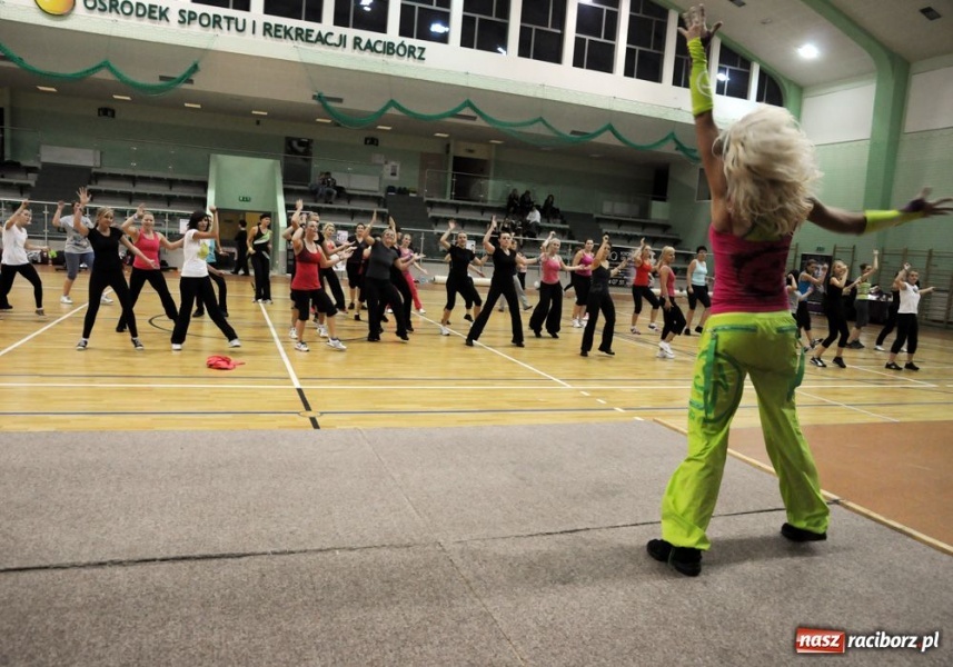 Zdjęcie w galerii na portalu naszraciborz.pl: Panie wylewały siódme poty wiadomości z regionu