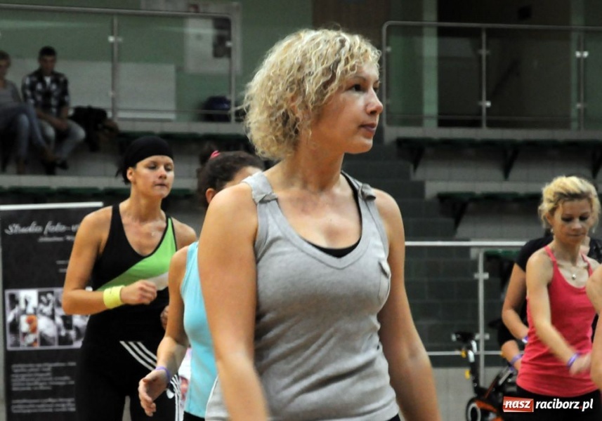 Zdjęcie w galerii na portalu naszraciborz.pl: Panie wylewały siódme poty wiadomości z regionu