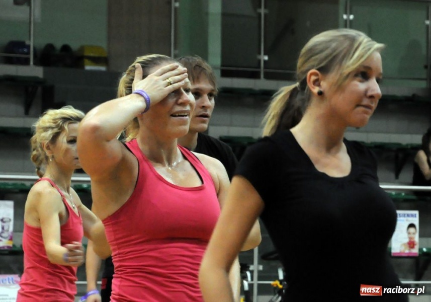 Zdjęcie w galerii na portalu naszraciborz.pl: Panie wylewały siódme poty wiadomości z regionu