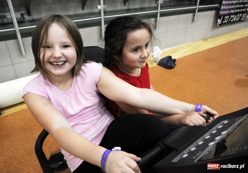 Zdjęcie w galerii na portalu naszraciborz.pl: Panie wylewały siódme poty wiadomości z regionu