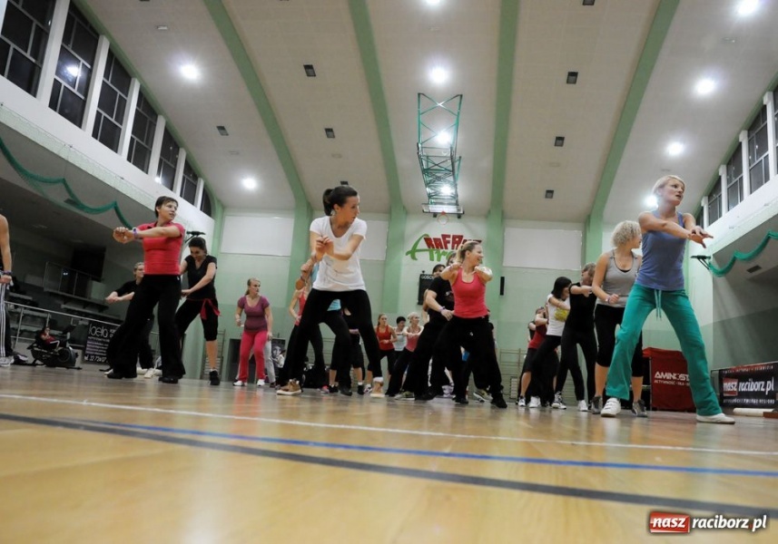 Zdjęcie w galerii na portalu naszraciborz.pl: Panie wylewały siódme poty wiadomości z regionu