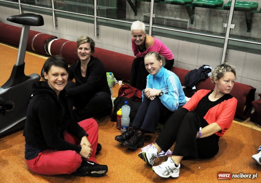 Zdjęcie w galerii na portalu naszraciborz.pl: Panie wylewały siódme poty wiadomości z regionu