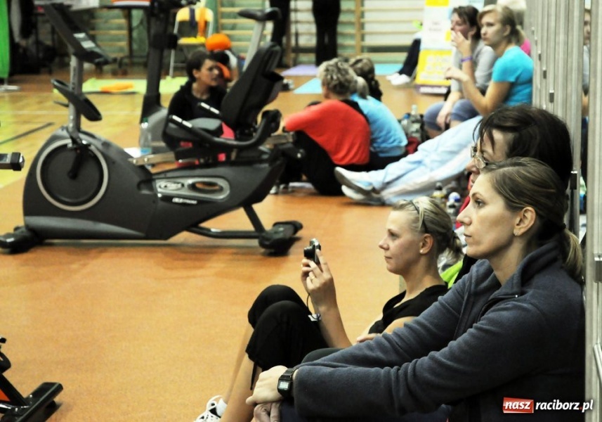 Zdjęcie w galerii na portalu naszraciborz.pl: Panie wylewały siódme poty wiadomości z regionu