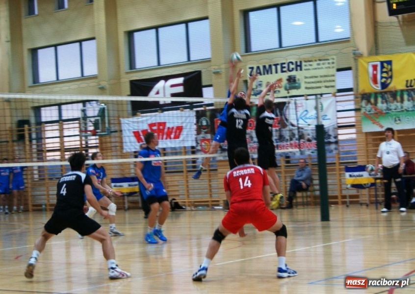 Zdjęcie w galerii na portalu naszraciborz.pl: Sporo nerwów i dwie kartki wiadomości z regionu