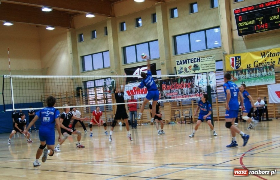 Zdjęcie w galerii na portalu naszraciborz.pl: Sporo nerwów i dwie kartki wiadomości z regionu