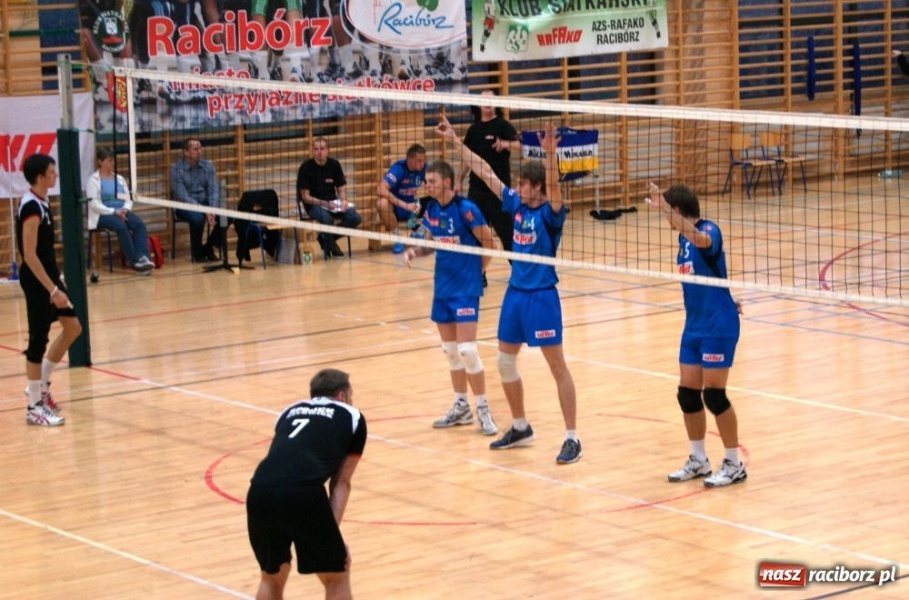 Zdjęcie w galerii na portalu naszraciborz.pl: Sporo nerwów i dwie kartki wiadomości z regionu