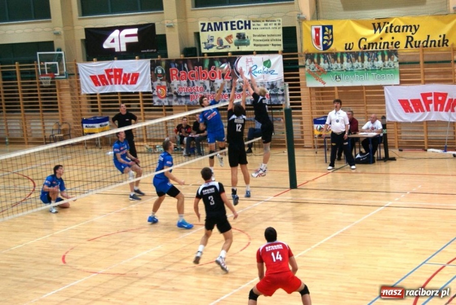 Zdjęcie w galerii na portalu naszraciborz.pl: Sporo nerwów i dwie kartki wiadomości z regionu