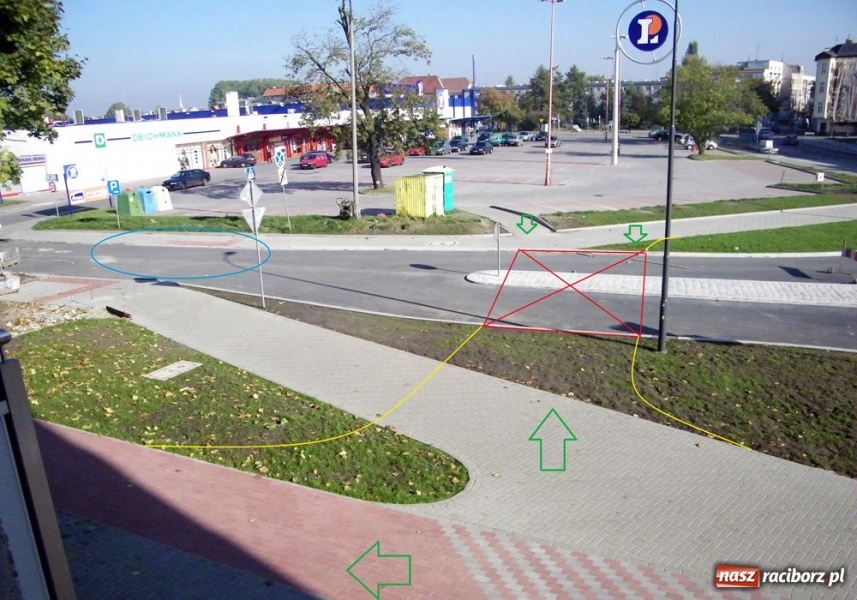 Zdjęcie w galerii na portalu naszraciborz.pl: Nowe rondo już wymaga korekty wiadomości z regionu