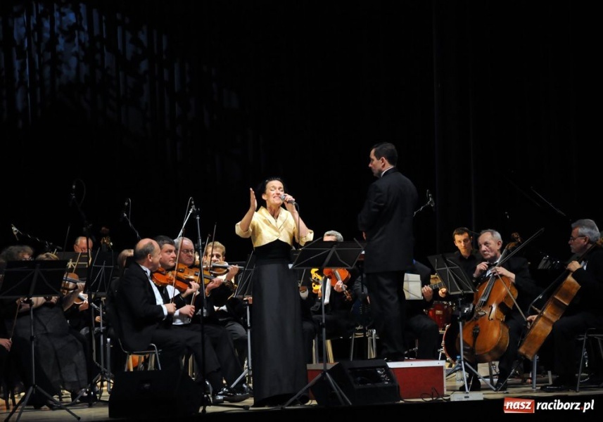 Zdjęcie w galerii na portalu naszraciborz.pl: Wyjątkowy koncert Ewy Urygi wiadomości z regionu