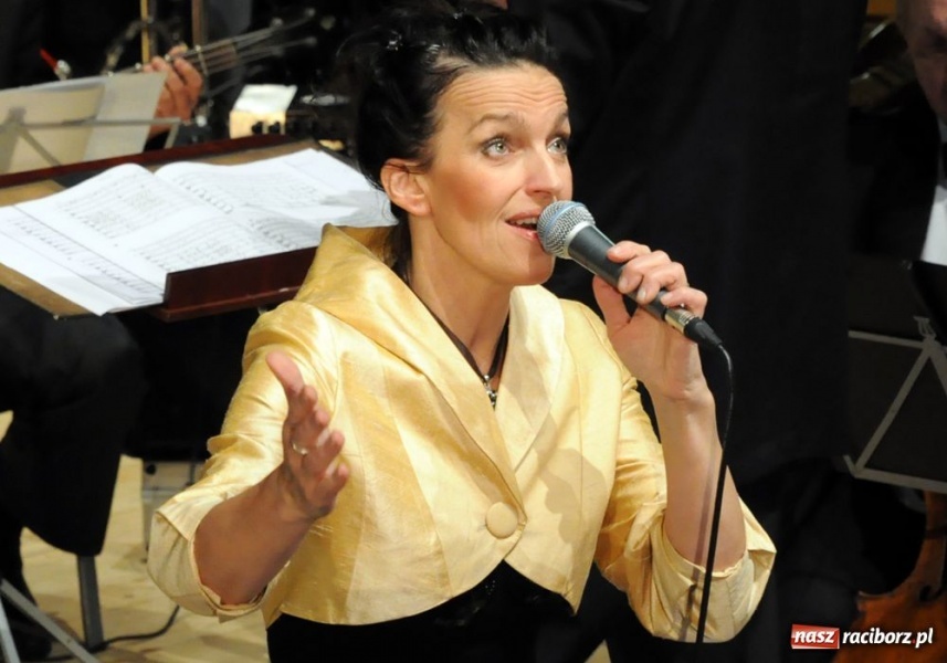 Zdjęcie w galerii na portalu naszraciborz.pl: Wyjątkowy koncert Ewy Urygi wiadomości z regionu