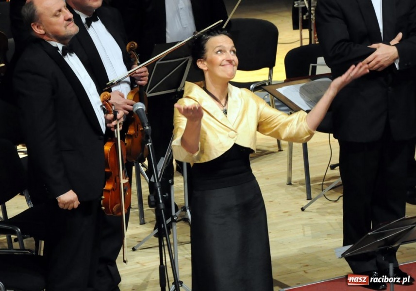 Zdjęcie w galerii na portalu naszraciborz.pl: Wyjątkowy koncert Ewy Urygi wiadomości z regionu