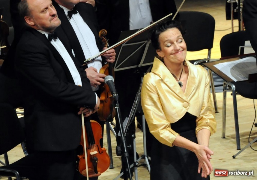 Zdjęcie w galerii na portalu naszraciborz.pl: Wyjątkowy koncert Ewy Urygi wiadomości z regionu