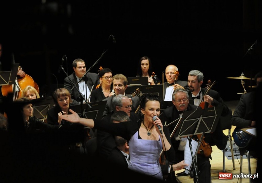 Zdjęcie w galerii na portalu naszraciborz.pl: Wyjątkowy koncert Ewy Urygi wiadomości z regionu