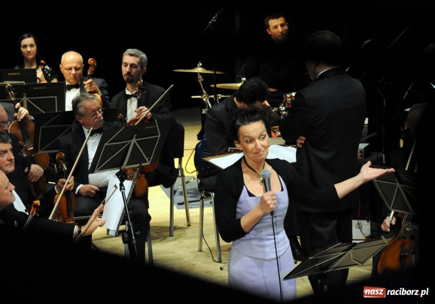Zdjęcie w galerii na portalu naszraciborz.pl: Wyjątkowy koncert Ewy Urygi wiadomości z regionu