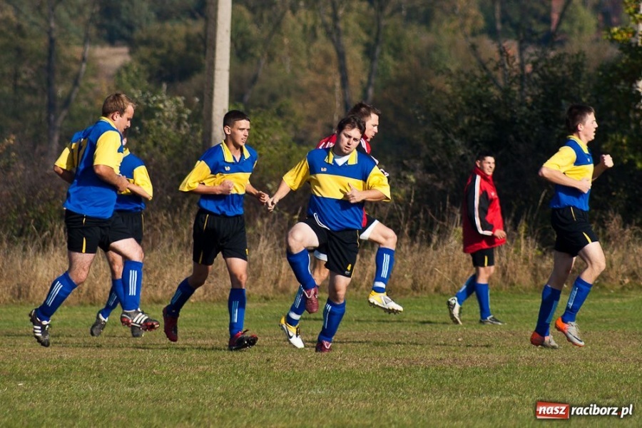 Zdjęcie w galerii na portalu naszraciborz.pl: Punkty dla Raszczyc w meczu na szczycie wiadomości z regionu