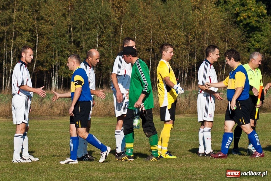 Zdjęcie w galerii na portalu naszraciborz.pl: Punkty dla Raszczyc w meczu na szczycie wiadomości z regionu