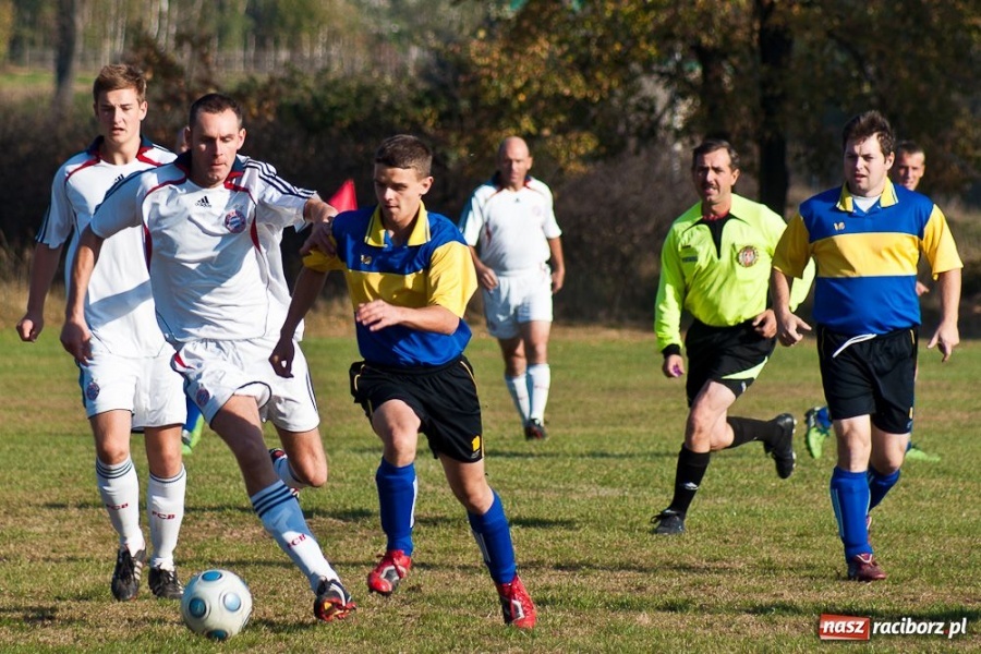 Zdjęcie w galerii na portalu naszraciborz.pl: Punkty dla Raszczyc w meczu na szczycie wiadomości z regionu
