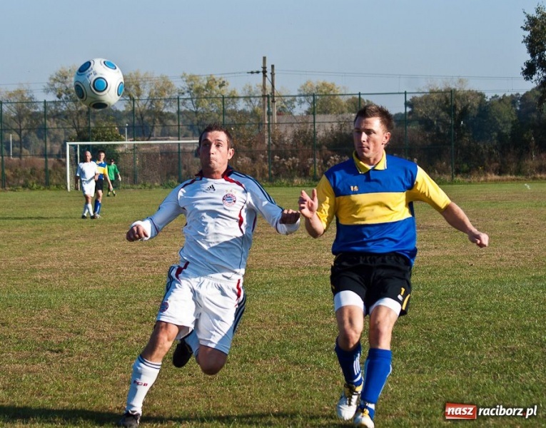 Zdjęcie w galerii na portalu naszraciborz.pl: Punkty dla Raszczyc w meczu na szczycie wiadomości z regionu