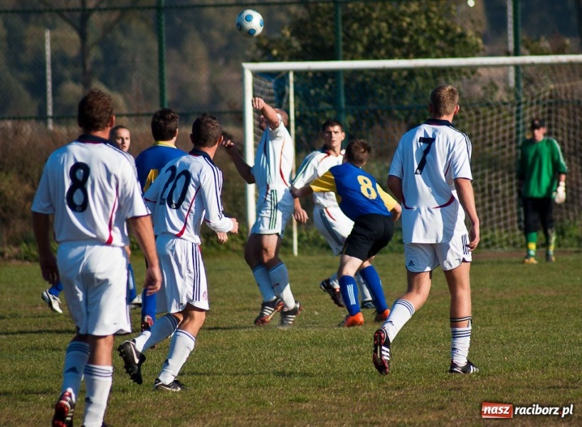Zdjęcie w galerii na portalu naszraciborz.pl: Punkty dla Raszczyc w meczu na szczycie wiadomości z regionu