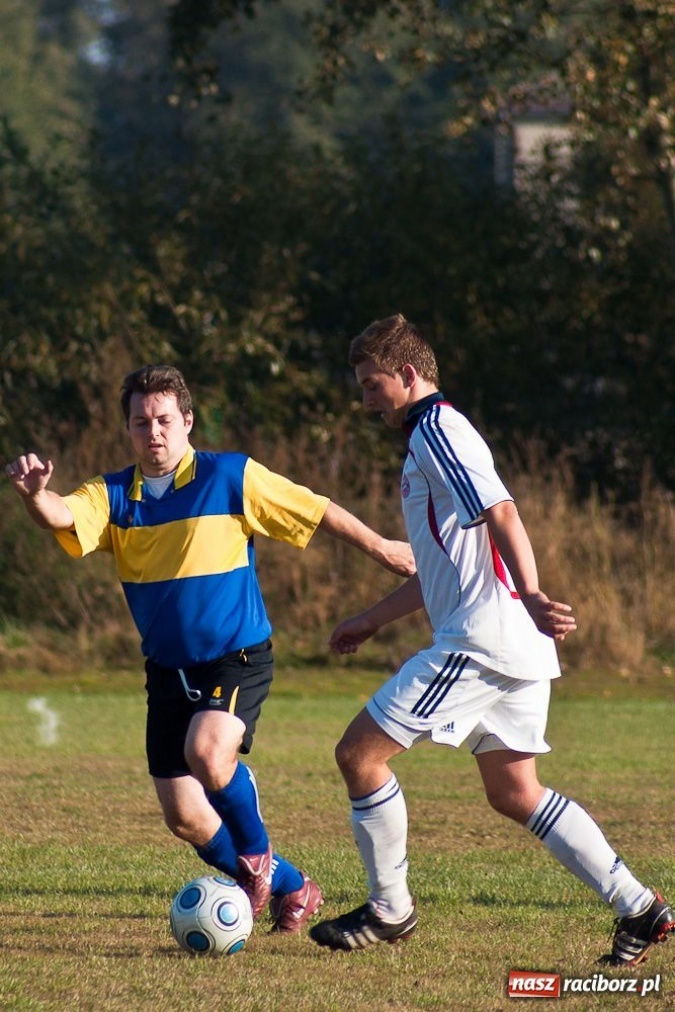 Zdjęcie w galerii na portalu naszraciborz.pl: Punkty dla Raszczyc w meczu na szczycie wiadomości z regionu