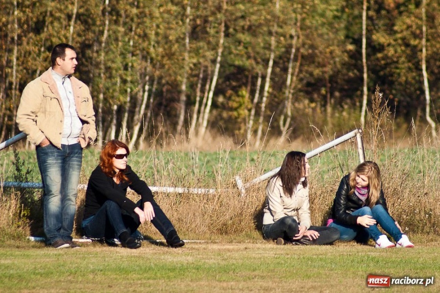 Zdjęcie w galerii na portalu naszraciborz.pl: Punkty dla Raszczyc w meczu na szczycie wiadomości z regionu