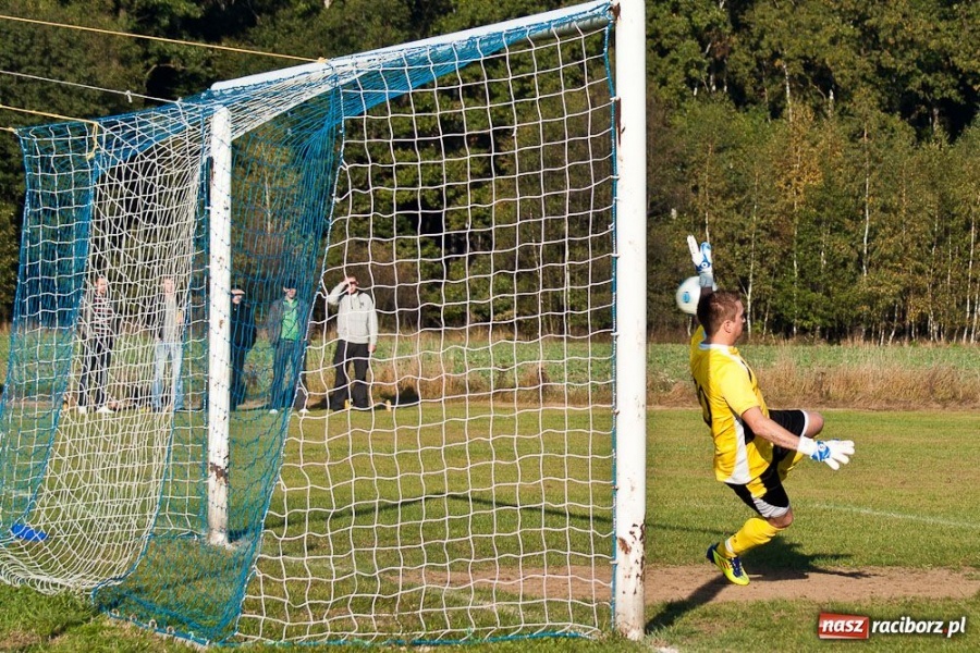 Zdjęcie w galerii na portalu naszraciborz.pl: Punkty dla Raszczyc w meczu na szczycie wiadomości z regionu