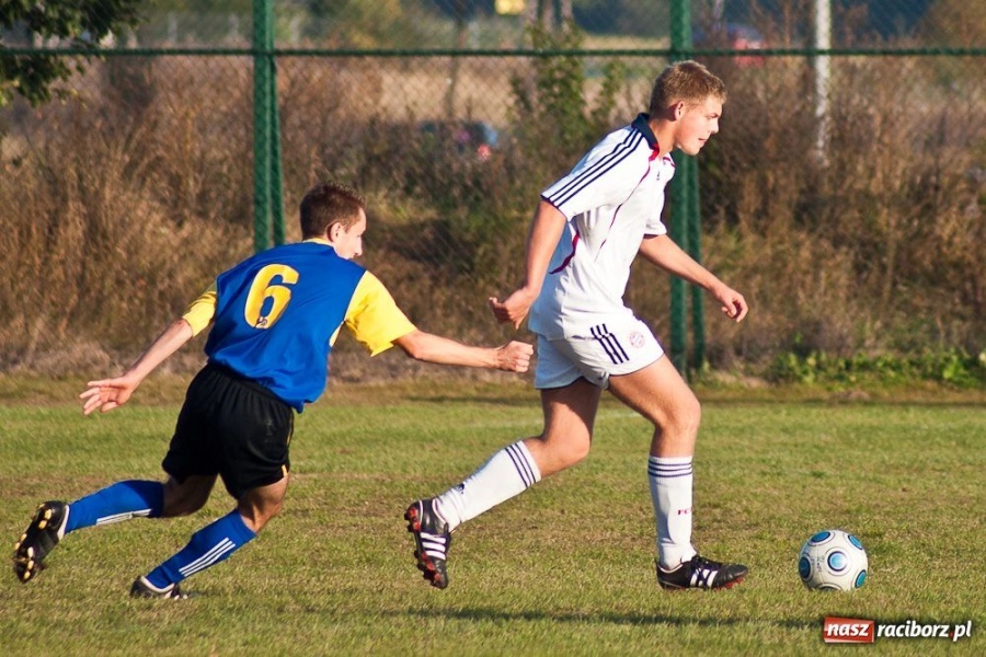 Zdjęcie w galerii na portalu naszraciborz.pl: Punkty dla Raszczyc w meczu na szczycie wiadomości z regionu