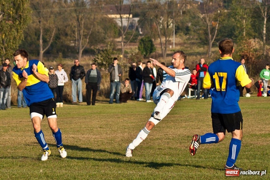 Zdjęcie w galerii na portalu naszraciborz.pl: Punkty dla Raszczyc w meczu na szczycie wiadomości z regionu