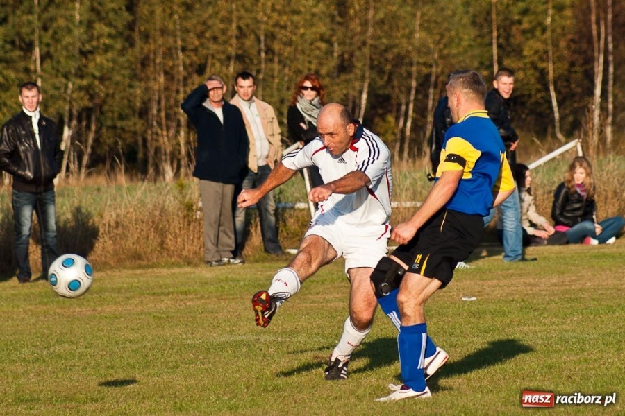 Zdjęcie w galerii na portalu naszraciborz.pl: Punkty dla Raszczyc w meczu na szczycie wiadomości z regionu