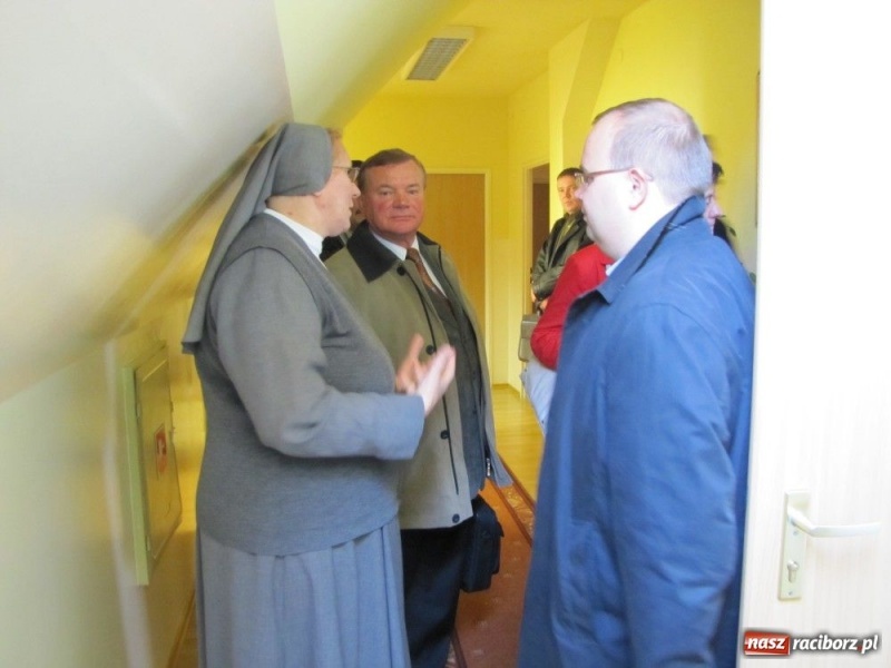 Zdjęcie w galerii na portalu naszraciborz.pl: Powroty do domów stają się możliwe wiadomości z regionu