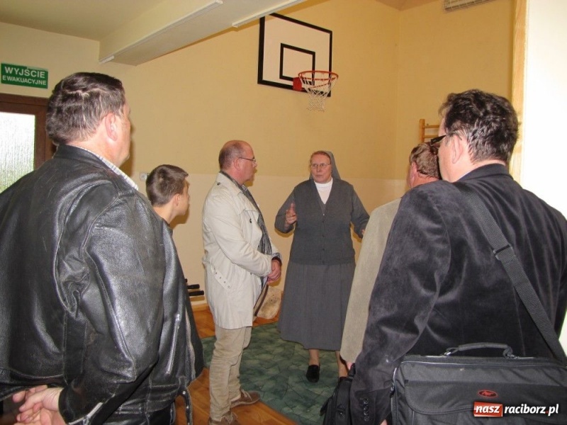 Zdjęcie w galerii na portalu naszraciborz.pl: Powroty do domów stają się możliwe wiadomości z regionu