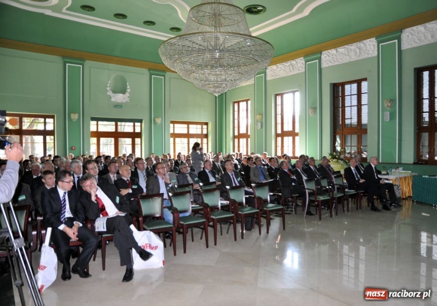 Zdjęcie w galerii na portalu naszraciborz.pl: Specjaliści dyskutują dziś w Rafako wiadomości z regionu