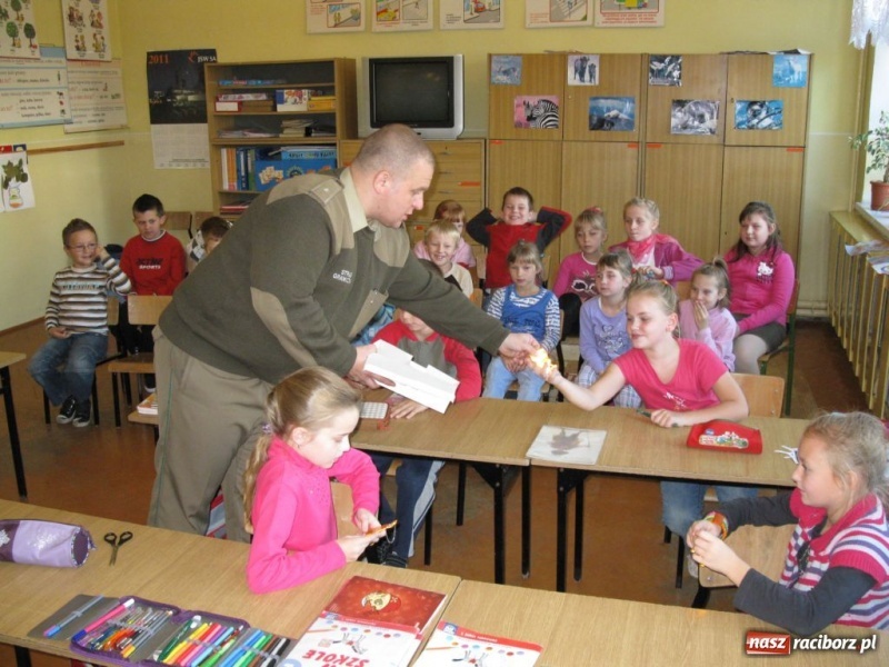 Zdjęcie w galerii na portalu naszraciborz.pl: ŚOSG: Kolejne spotkania z dziećmi wiadomości z regionu