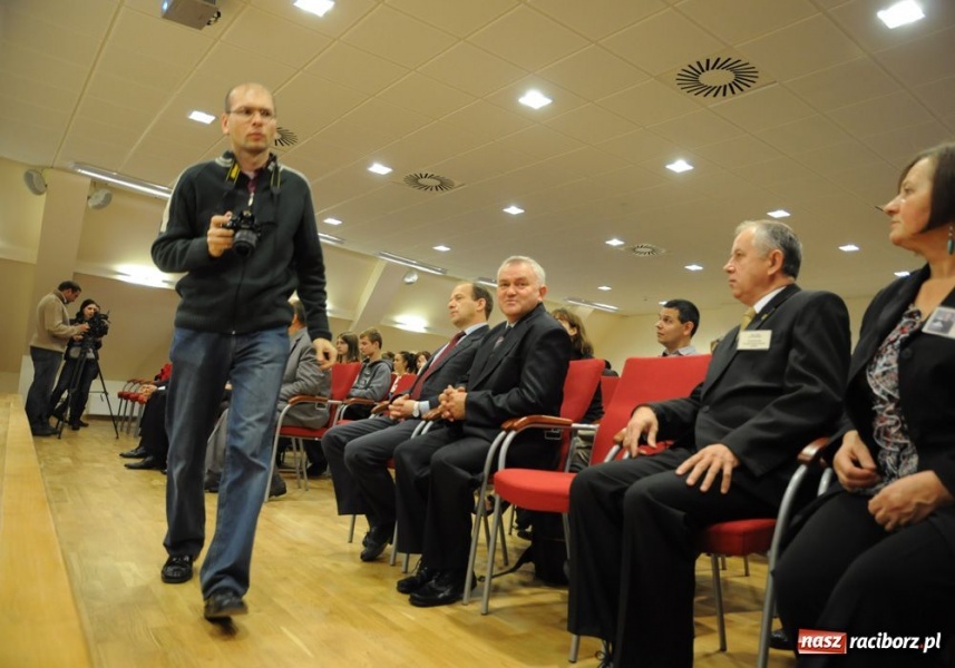 Zdjęcie w galerii na portalu naszraciborz.pl: Na zamku rozpoczęły się Dni Nauki wiadomości z regionu