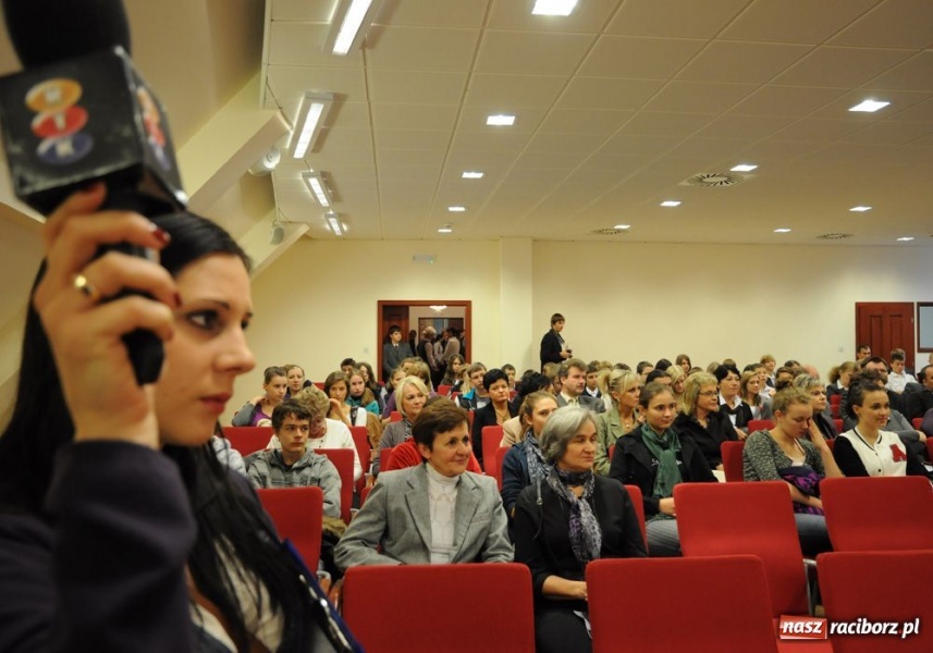 Zdjęcie w galerii na portalu naszraciborz.pl: Na zamku rozpoczęły się Dni Nauki wiadomości z regionu